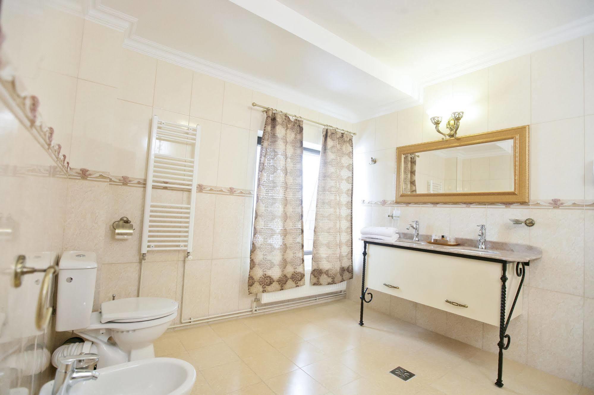 Hotel La Castel Jassy Zewnętrze zdjęcie
