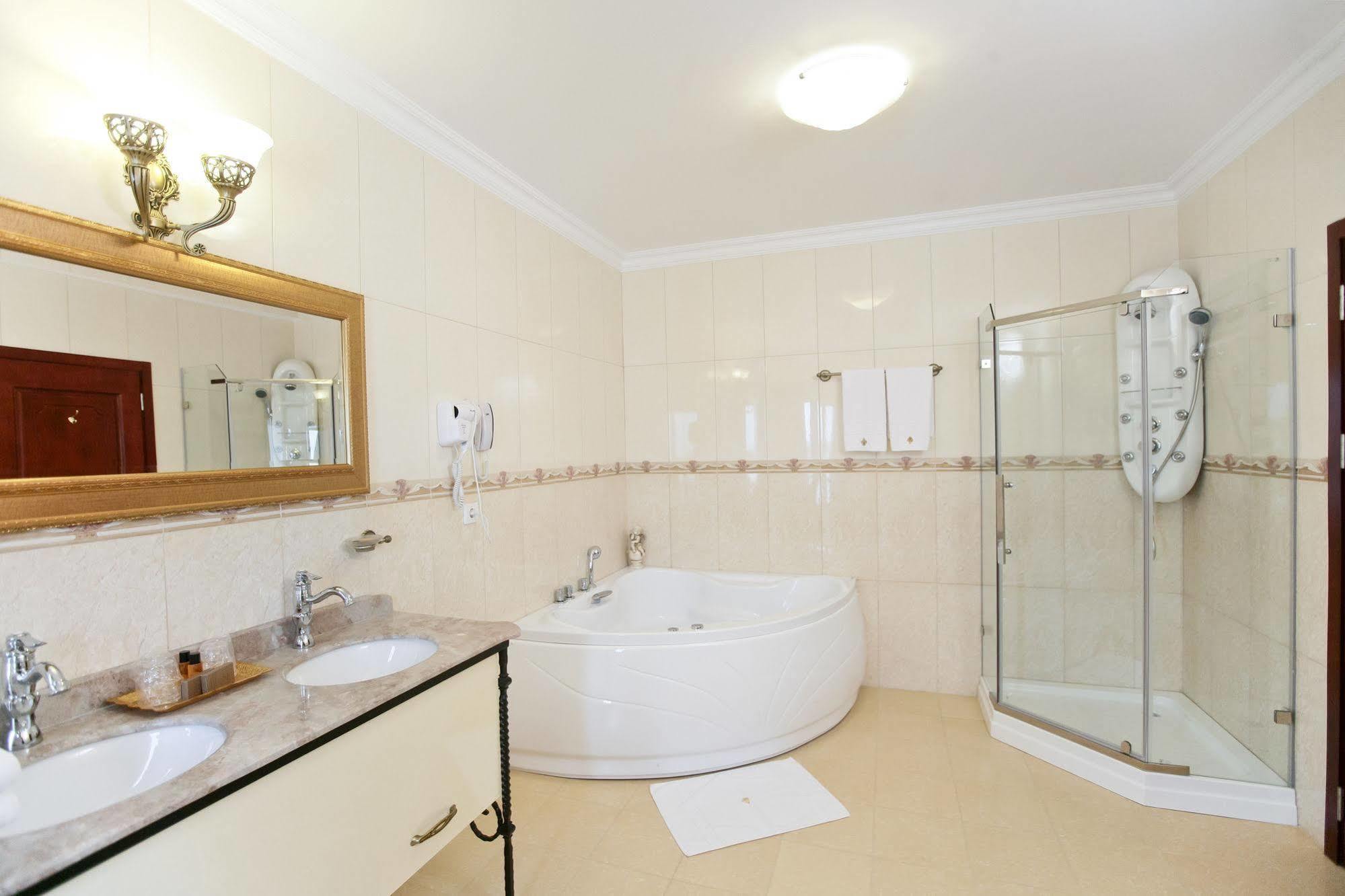Hotel La Castel Jassy Zewnętrze zdjęcie