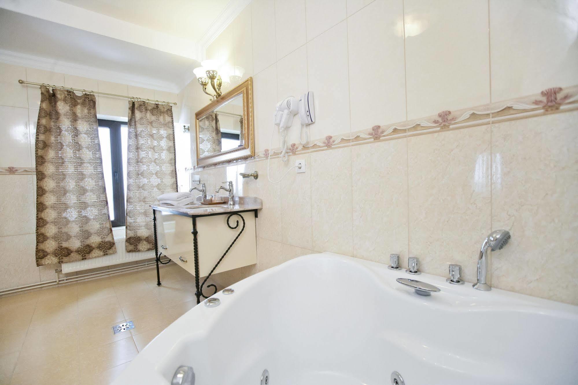 Hotel La Castel Jassy Zewnętrze zdjęcie